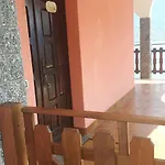 Casa Rosa جيرا لاريو