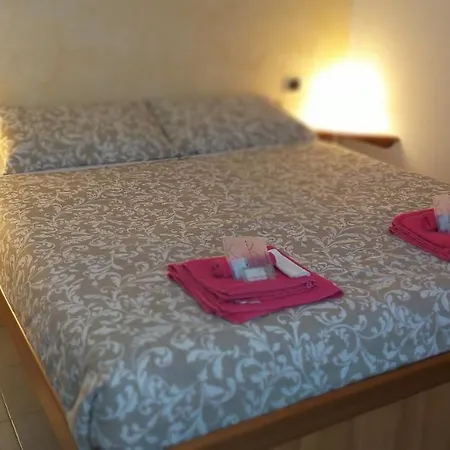 Apartmanhotel Casa Rosa Gera Lario