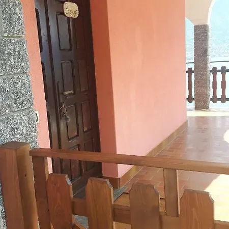 Casa Rosa Gera Lario