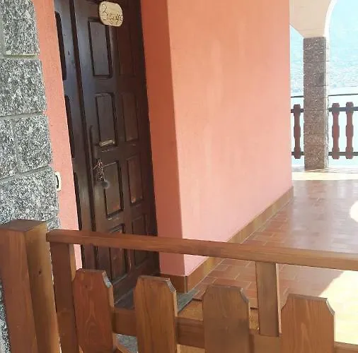 Casa Rosa Gera Lario